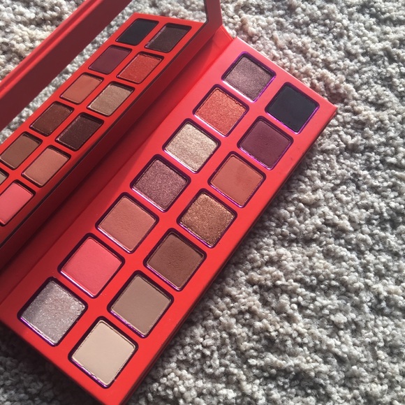 Kylie Cosmetics Other - Kylie Cosmetics Summer Eyeshadow Palette